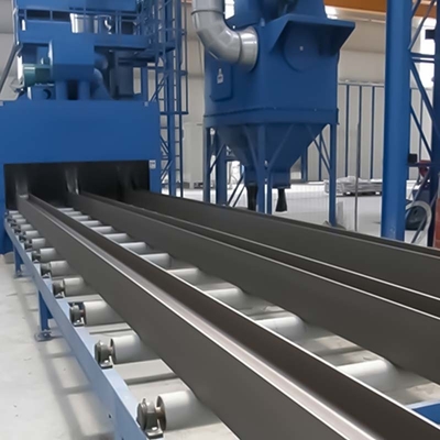 Rollenfördermaschine Schussblasmaschine für Werkstück Breite 1500mm Anpassungsmöglichkeit
