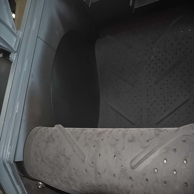 2.0-2.8 t/h Produktionsgeschwindigkeit Anpassungsfähige Crawler Abrator Schussblasmaschine für die Gießerei